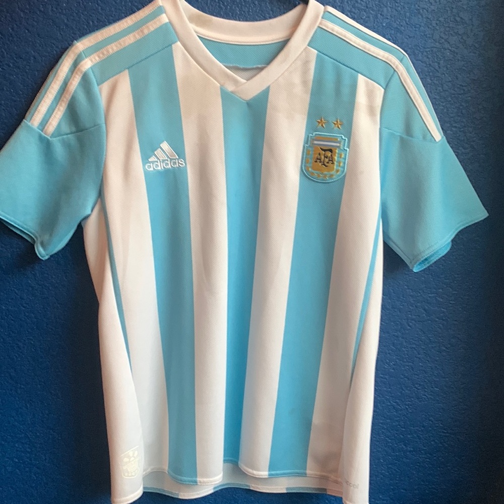 Adidas 2015 2016 Argentina Copa America Home Jersey.